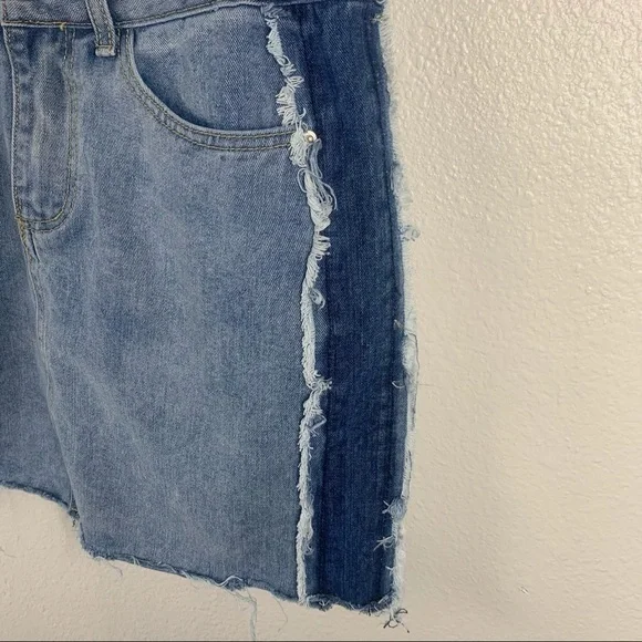 CHELSEA & VIOLET 2 TONED JEAN SKIRT - Picture 3 of 9